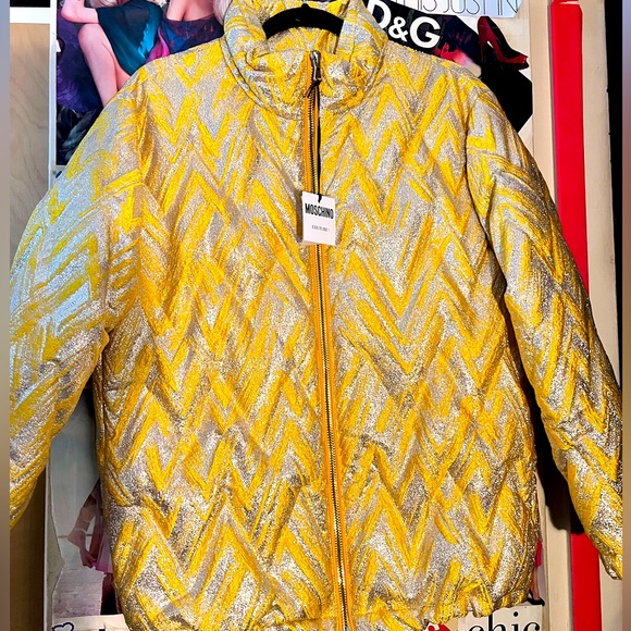 Moschino Yellow and Sliver Chevron Puffer Coat. NWT ! - Picture 2 of 10